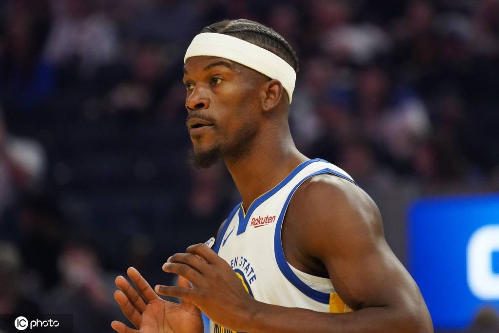 热记:巴特勒在更衣室会让人产生不适感 他控制欲强